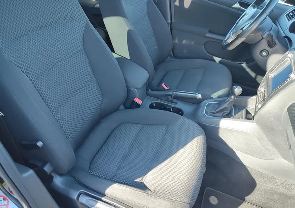 Volkswagen Jetta cena 27900 przebieg: 110800, rok produkcji 2011 z Sanok małe 121